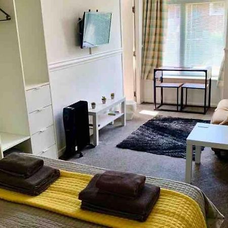 1Studio Avenue House Scarborough Extérieur photo