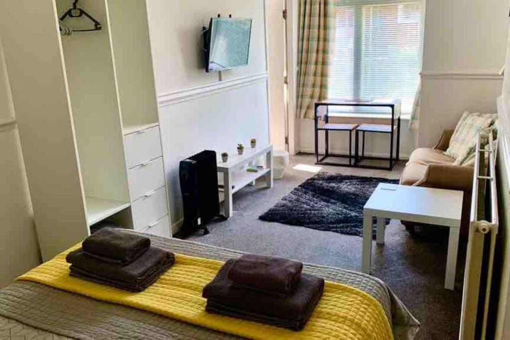 1Studio Avenue House Scarborough Extérieur photo